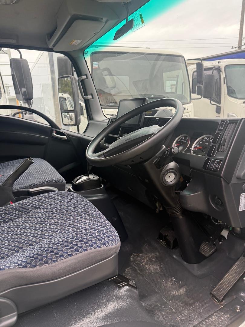 2024 Isuzu N Series NNR 45-150 Vanpack image 17