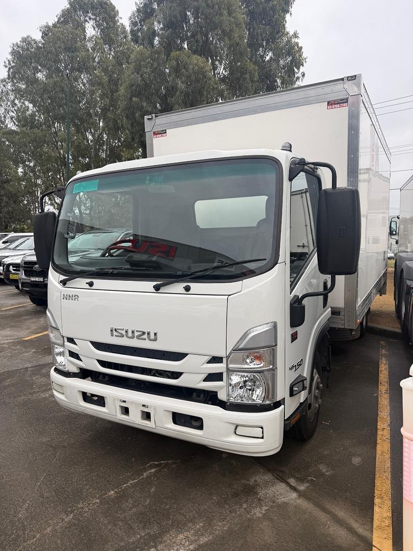 2024 Isuzu N Series NNR 45-150 Vanpack image 12