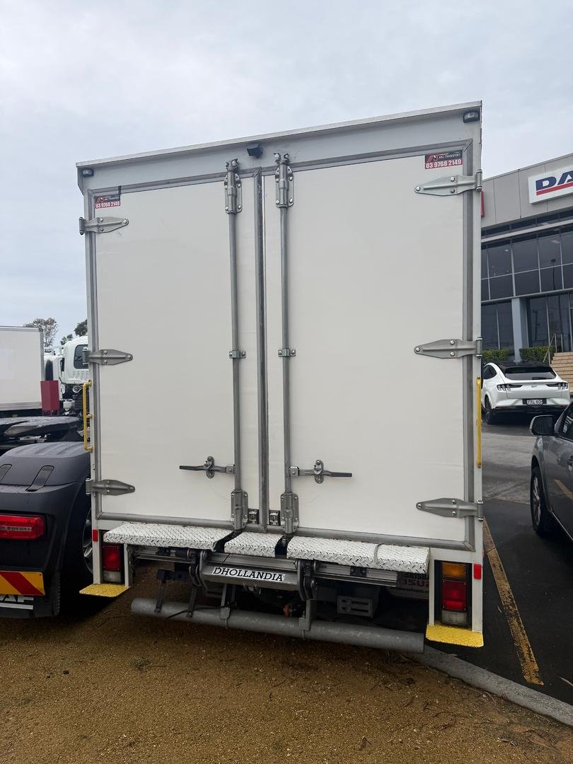 2024 Isuzu N Series NNR 45-150 Vanpack image 11