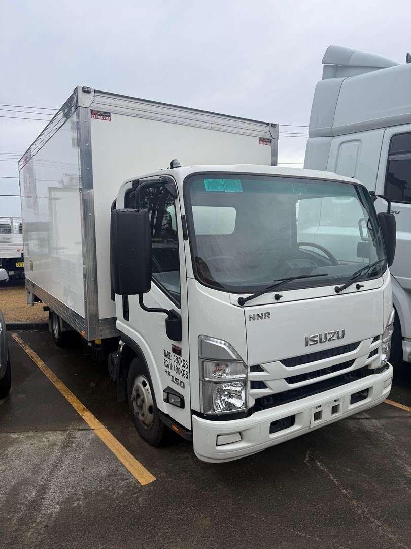 2024 Isuzu N Series NNR 45-150 Vanpack image 8