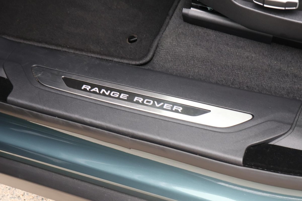 2025 Land Rover Range Rover Velar PHEV P400e Autobiography L560 MY26 AWD image 20