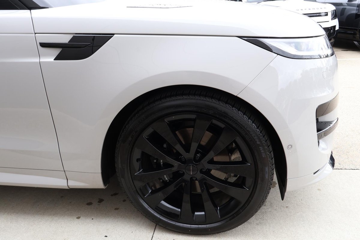 2026 Land Rover Range Rover Sport D350 Dynamic HSE L461 MY26 AWD image 8