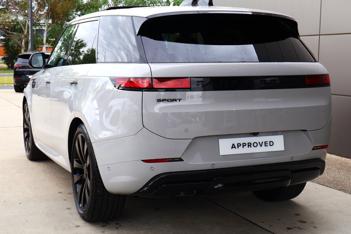 2026 Land Rover Range Rover Sport D350 Dynamic HSE L461 MY26 AWD image 2