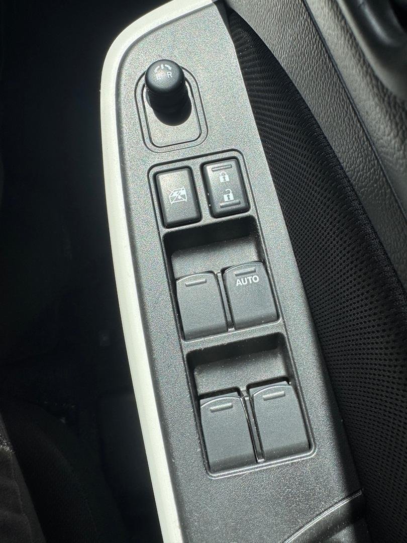 2017 Suzuki Swift GL Navigator Safety Pack AZ image 21