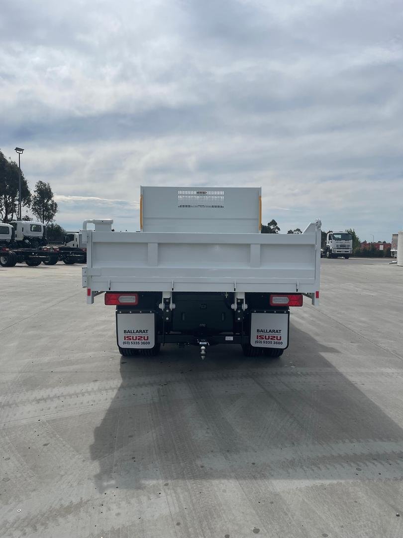 2025 Isuzu F Series FRR 110-240 AM R44 image 6