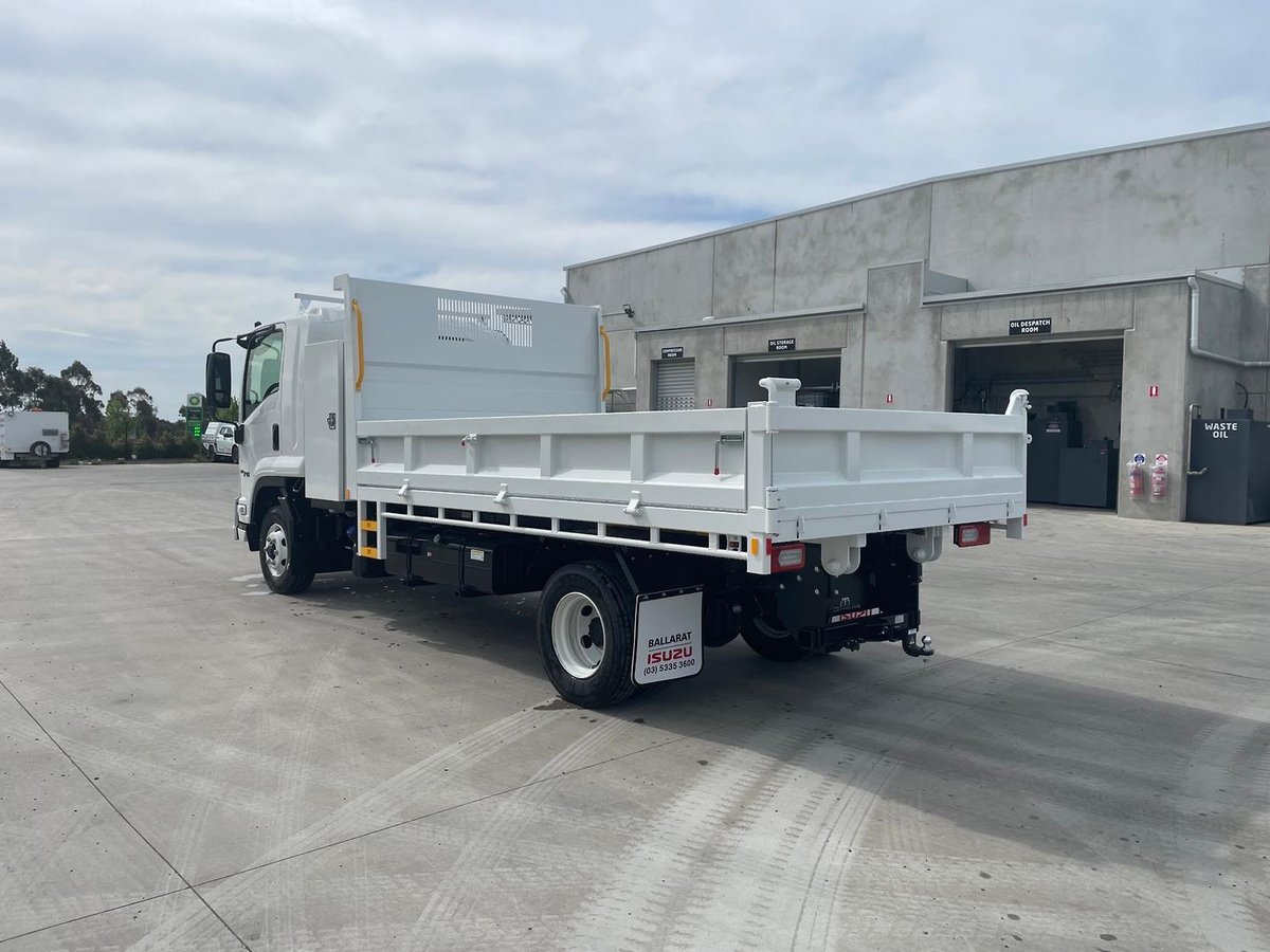 2025 Isuzu F Series FRR 110-240 AM R44 image 5