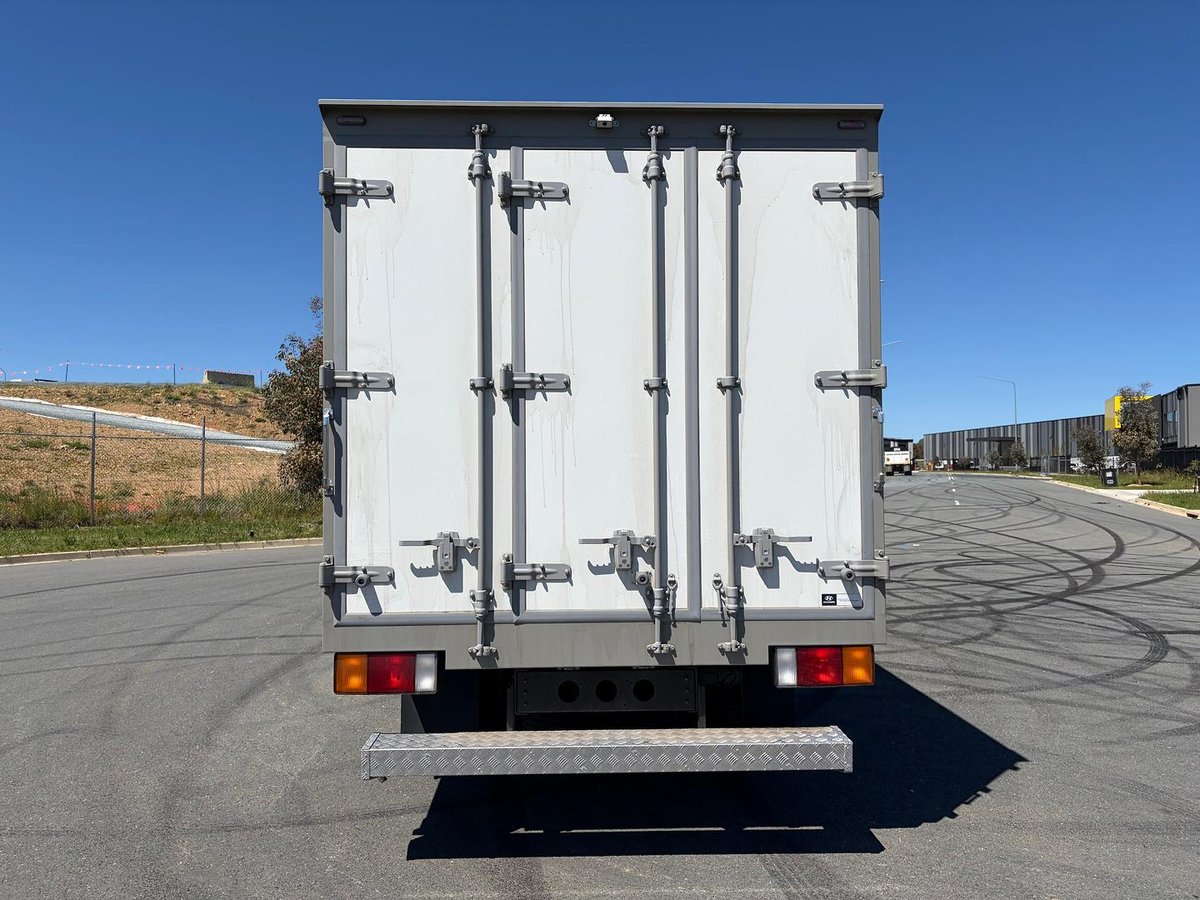 2025 Hyundai Mighty EX4/6 Freezer Pantech image 9
