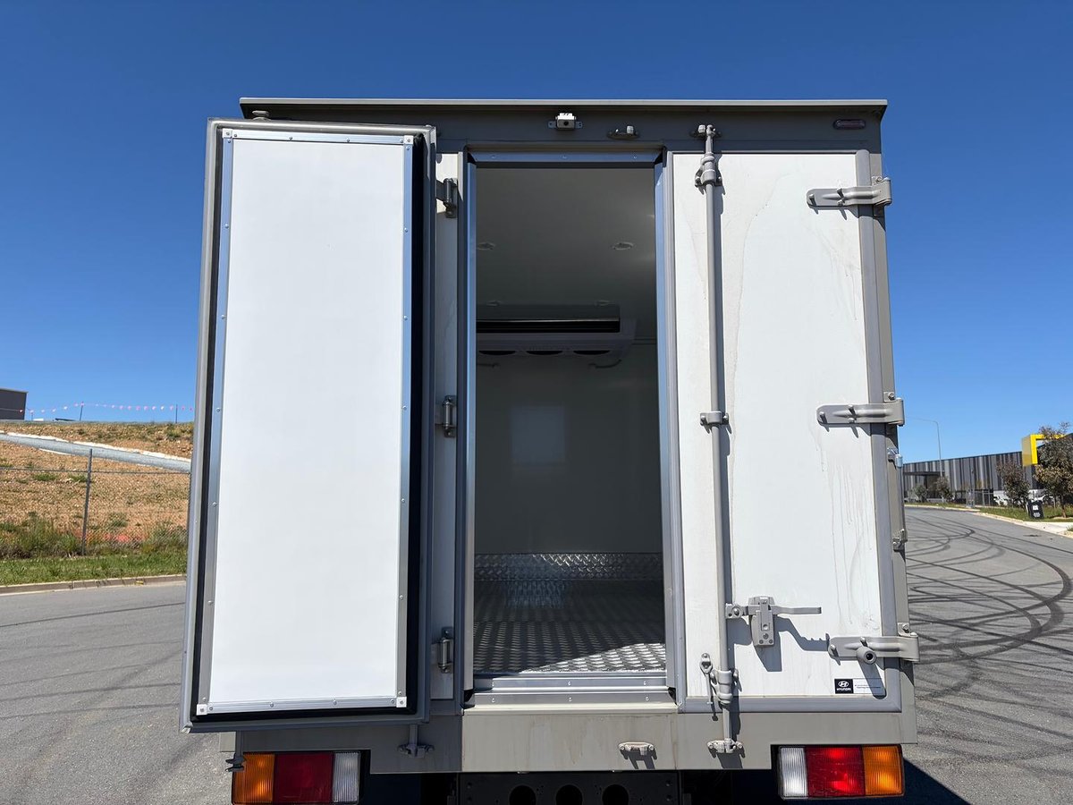 2025 Hyundai Mighty EX4/6 Freezer Pantech image 15