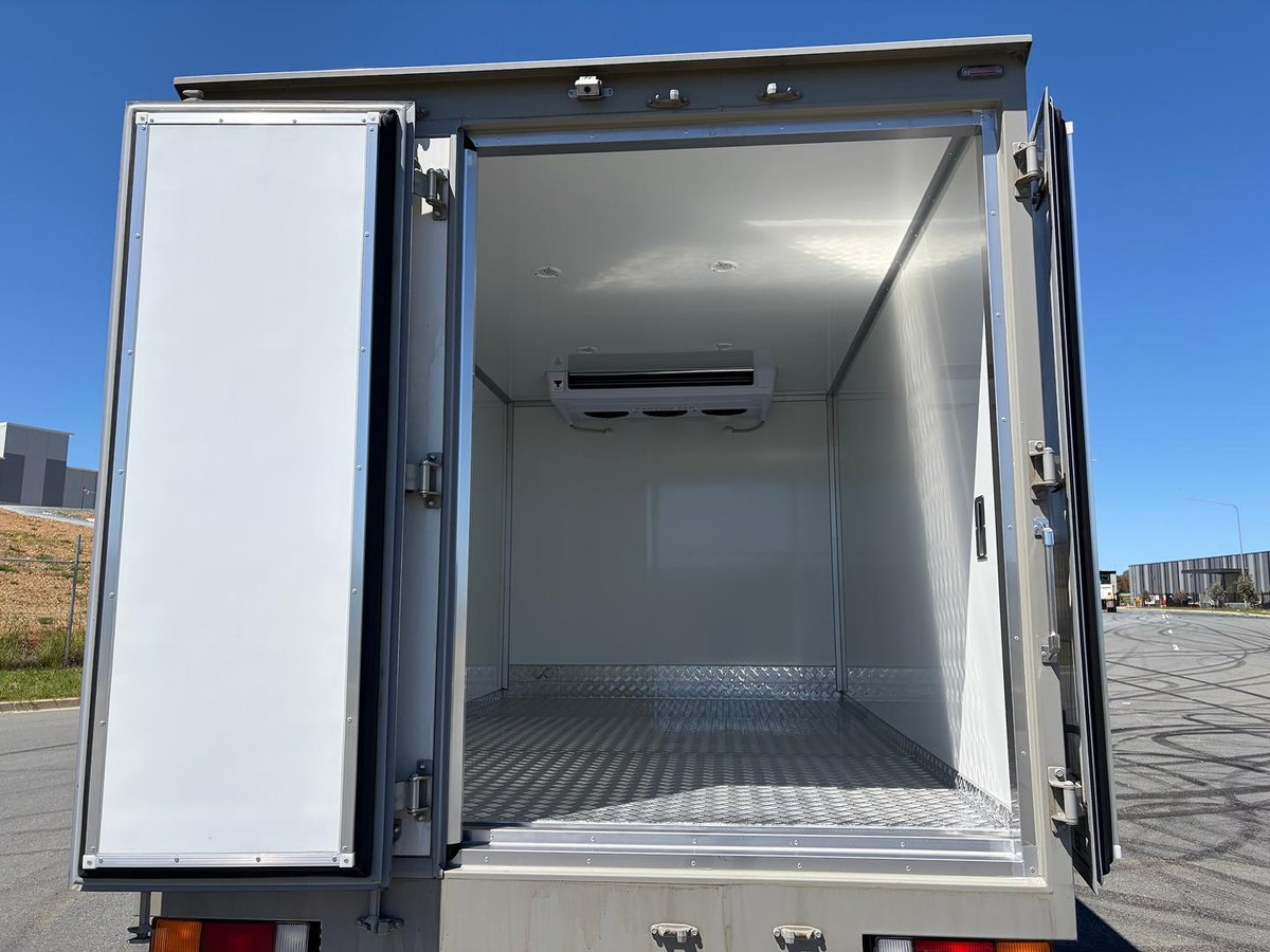 2025 Hyundai Mighty EX4/6 Freezer Pantech image 16