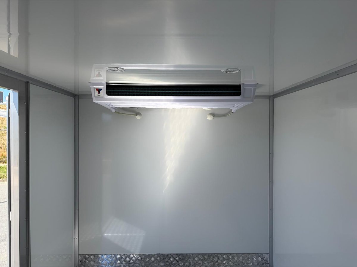 2025 Hyundai Mighty EX4/6 Freezer Pantech image 20