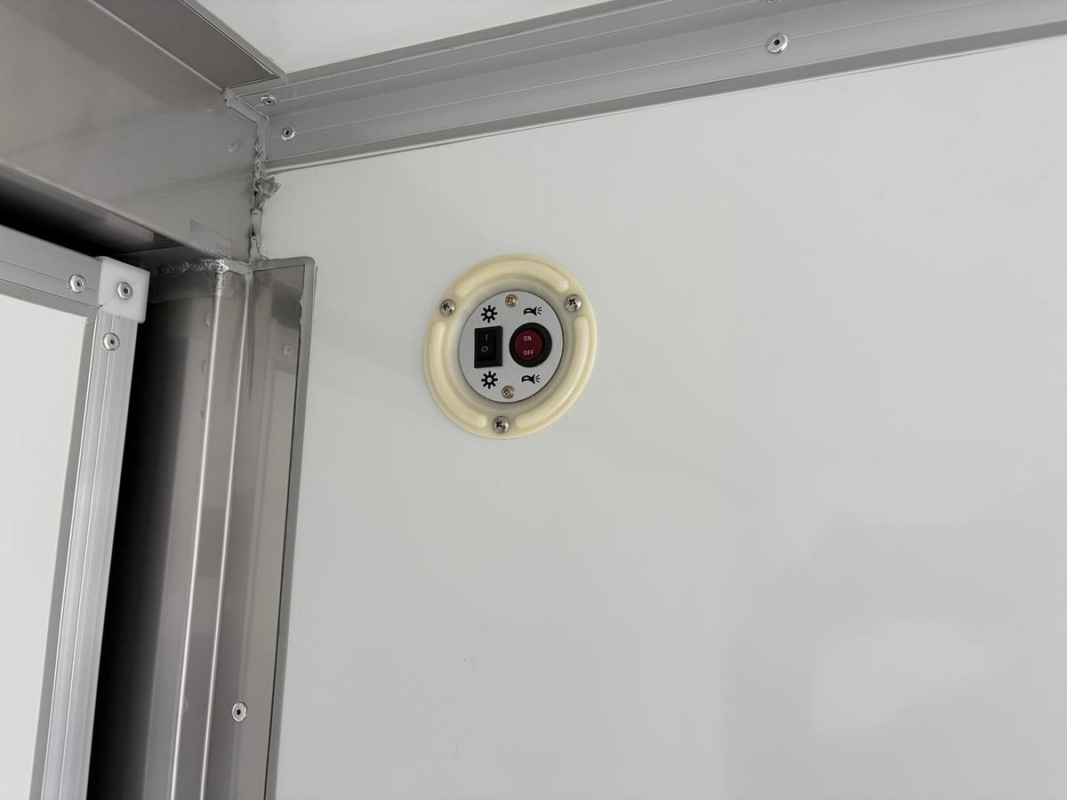 2025 Hyundai Mighty EX4/6 Freezer Pantech image 22