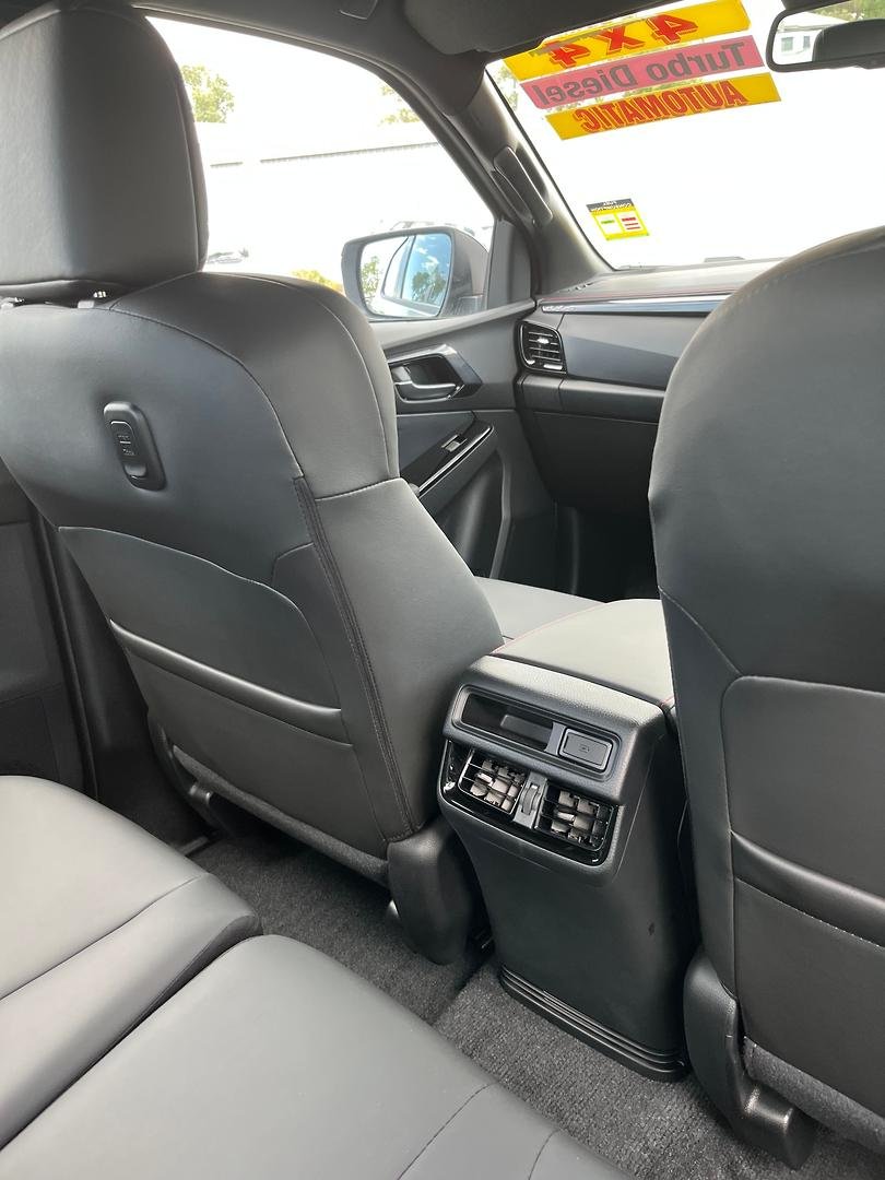 2026 Isuzu D-MAX X-TERRAIN MY25.5 4X4 Dual Range image 12