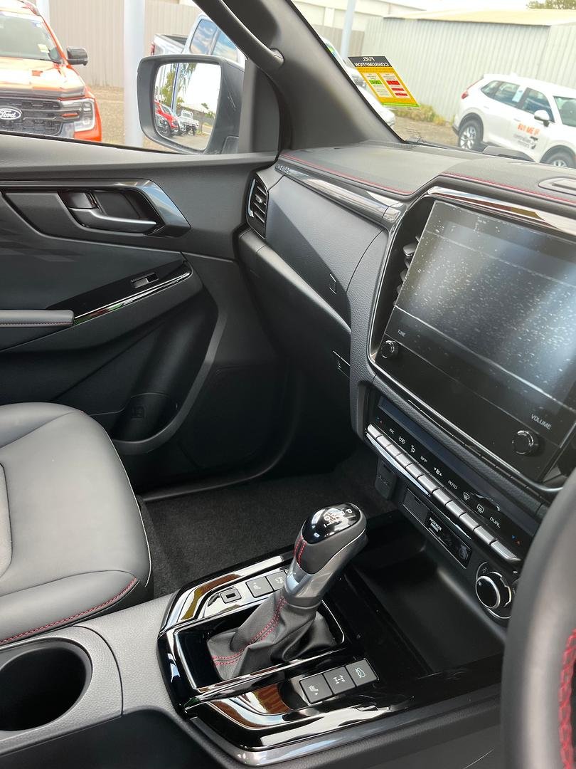 2026 Isuzu D-MAX X-TERRAIN MY25.5 4X4 Dual Range image 17