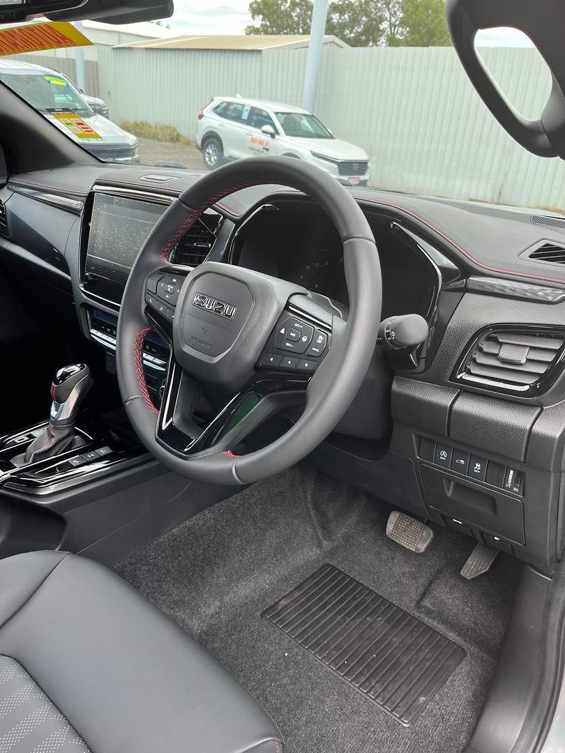 2026 Isuzu D-MAX X-TERRAIN MY25.5 4X4 Dual Range image 16