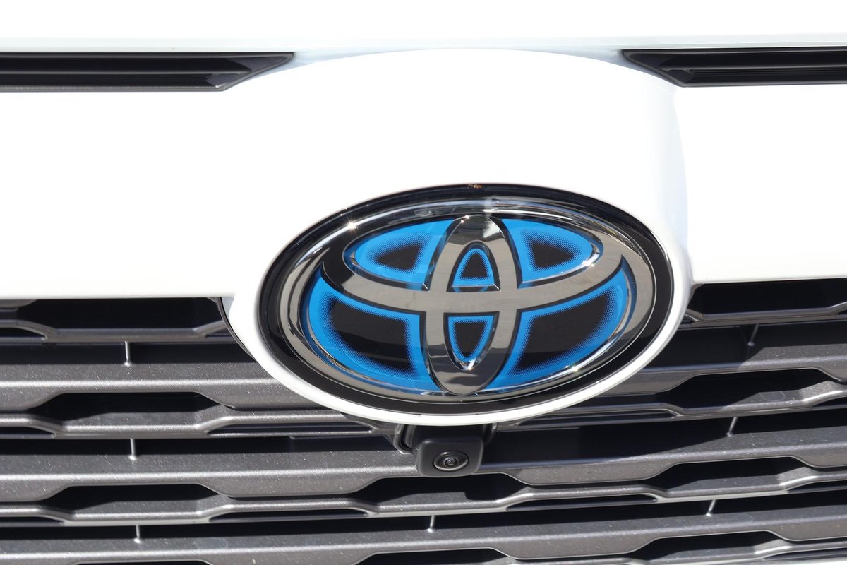 2024 Toyota RAV4 Cruiser AXAH52R image 38