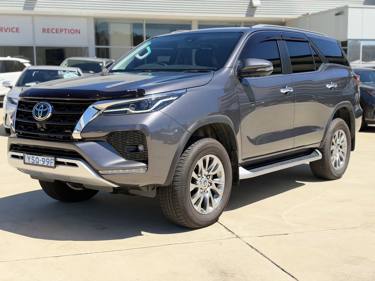 2025 Toyota Fortuner Crusade 2.8L T Diesel Automatic Wagon GUN156R image 8