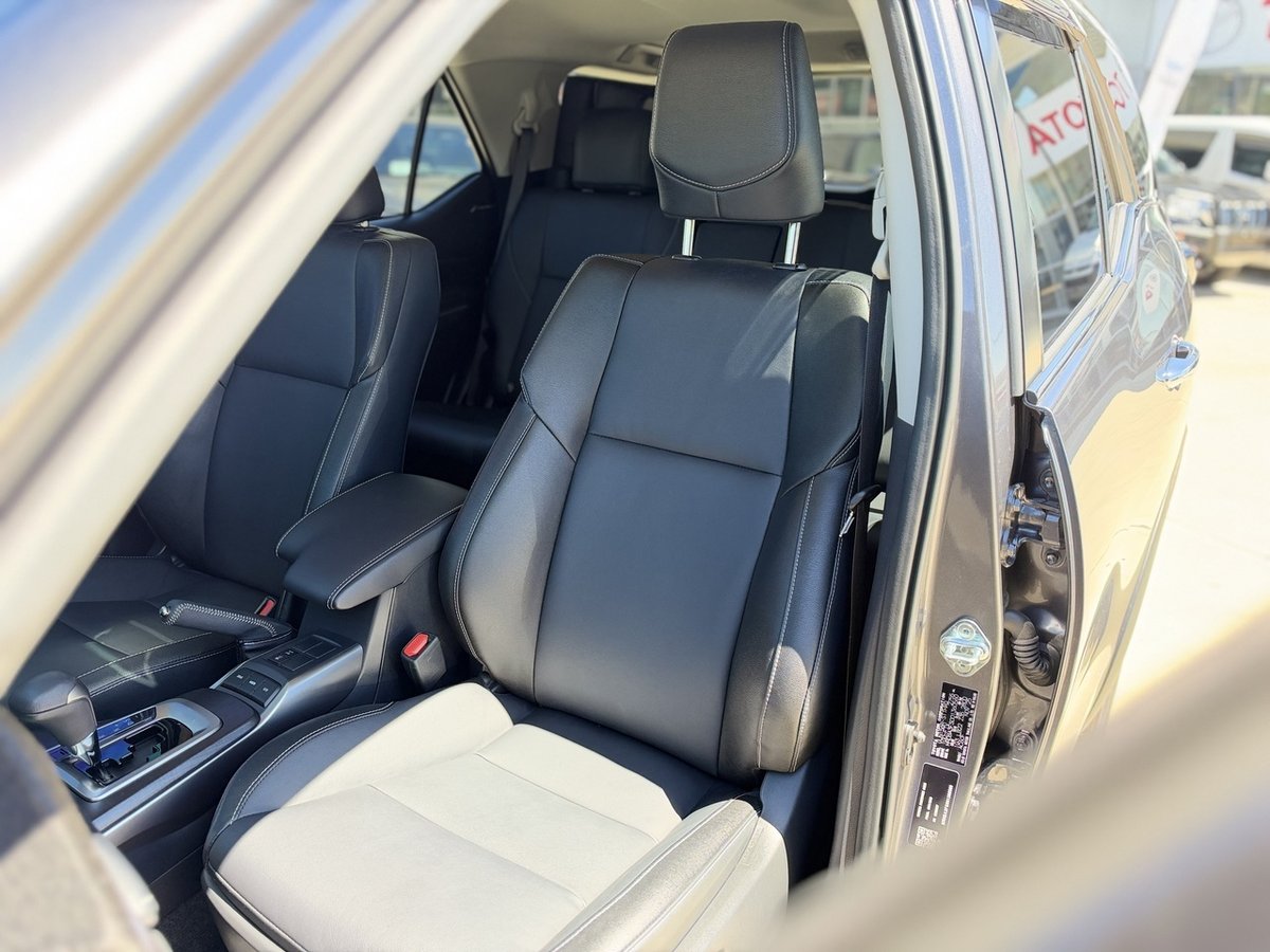 2025 Toyota Fortuner Crusade 2.8L T Diesel Automatic Wagon GUN156R image 9
