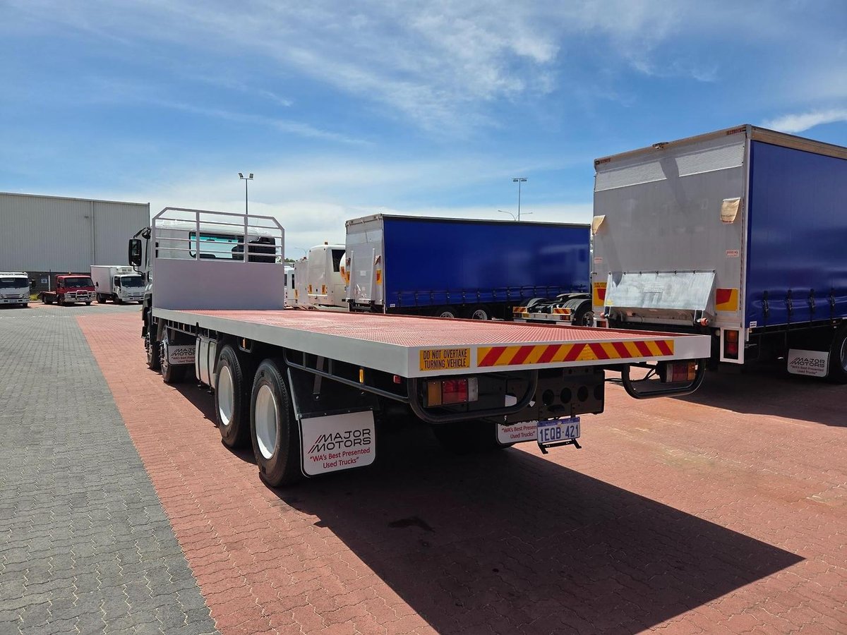 2014 Isuzu Fyh 300-350 8X4 Auto Tray image 8