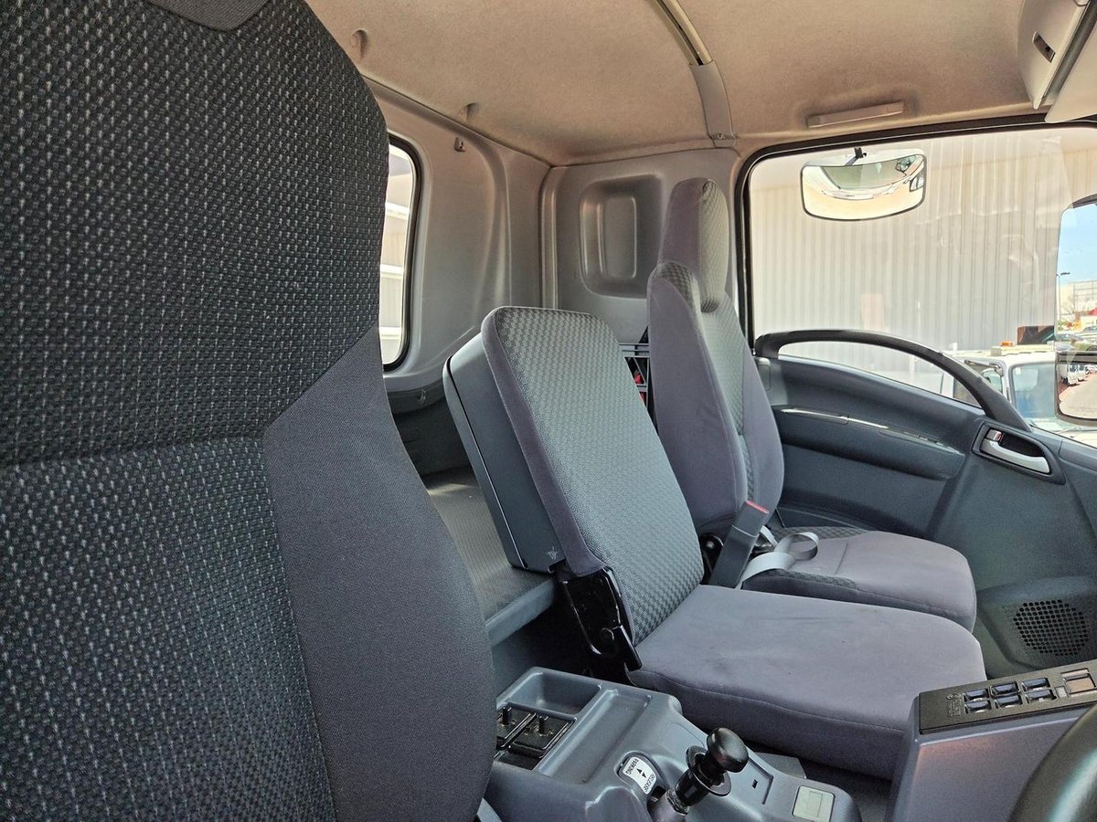2014 Isuzu Fyh 300-350 8X4 Auto Tray image 12