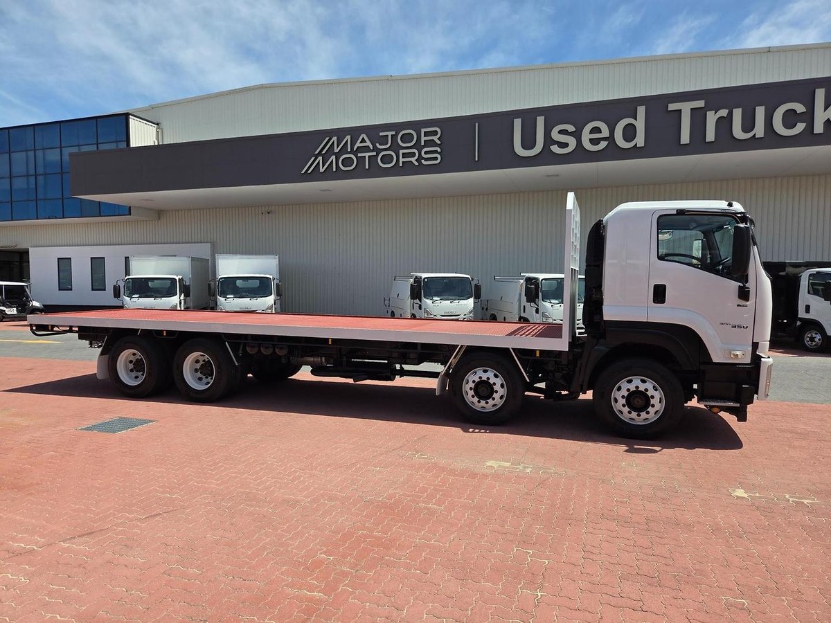 2014 Isuzu Fyh 300-350 8X4 Auto Tray image 5