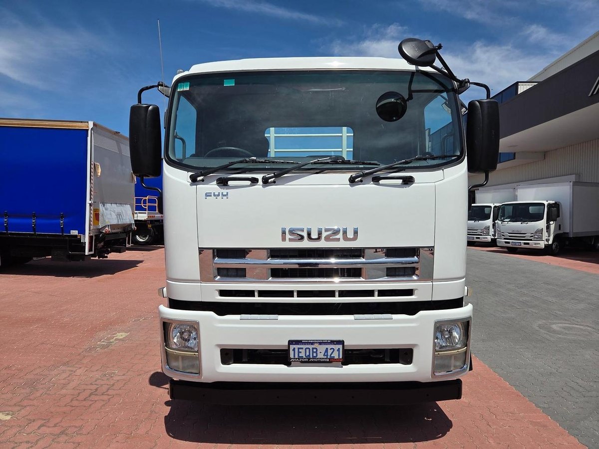 2014 Isuzu Fyh 300-350 8X4 Auto Tray image 3