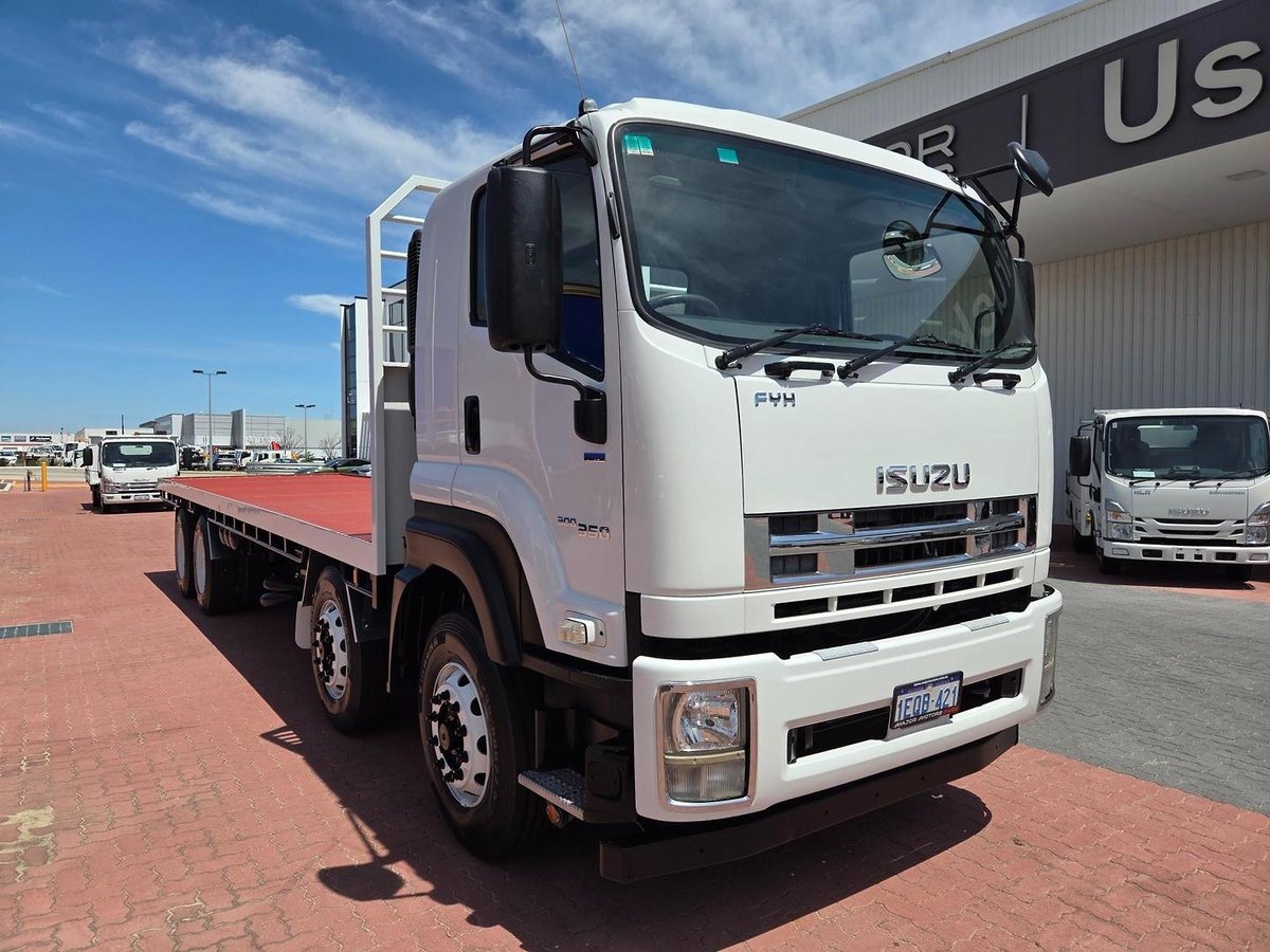 2014 Isuzu Fyh 300-350 8X4 Auto Tray image 15