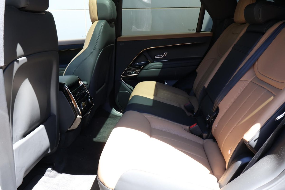 2026 Land Rover Range Rover Sport D300 Dynamic SE L461 MY26 AWD image 4