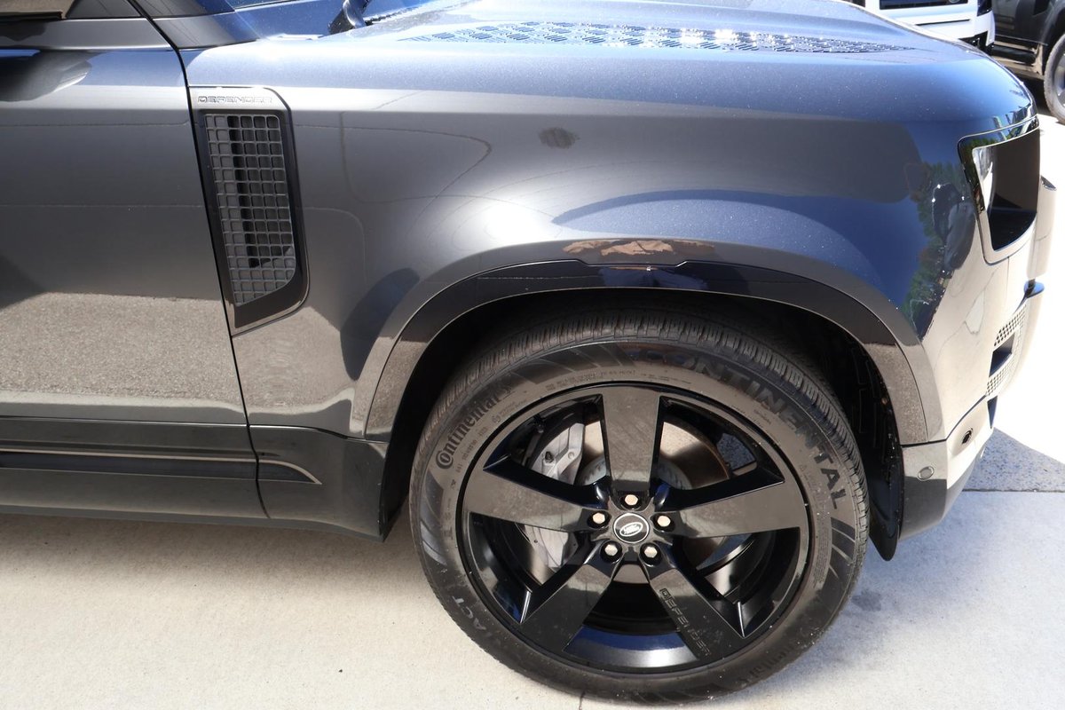 2025 Land Rover Defender 110 D350 X-Dynamic HSE L663 MY25.5 AWD image 8