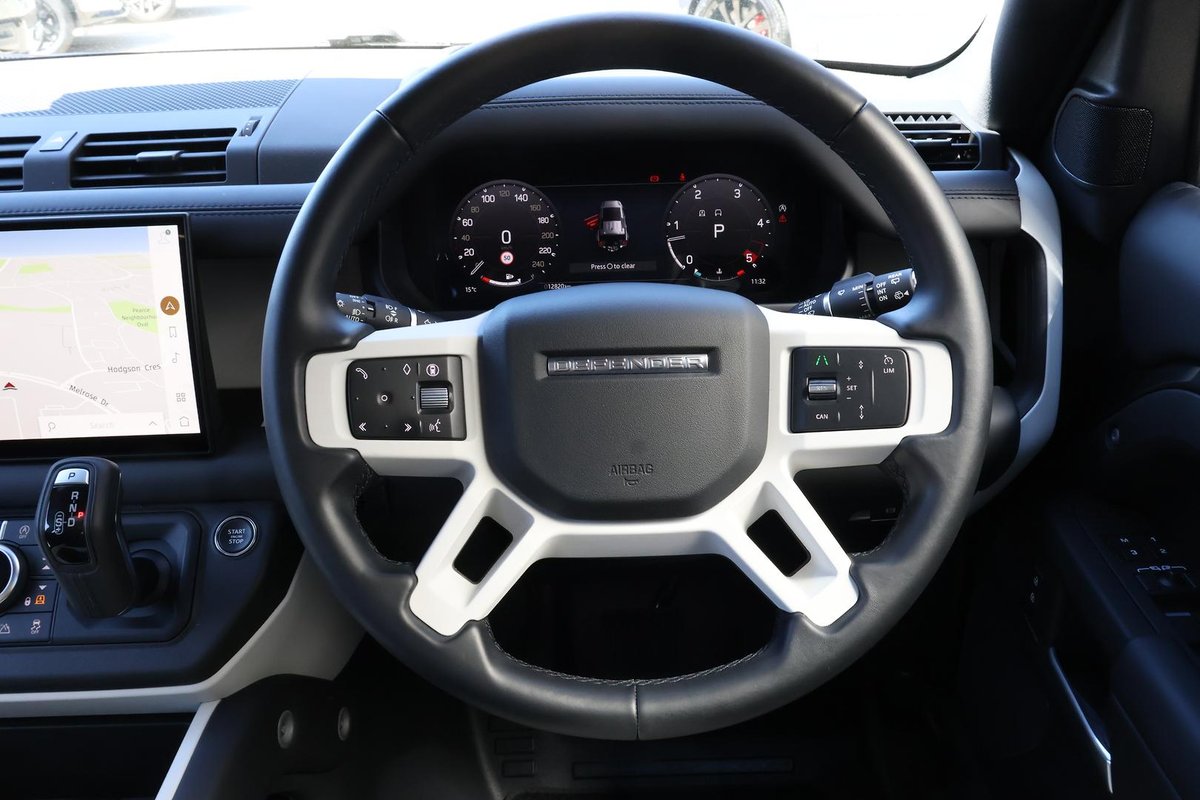 2025 Land Rover Defender 110 D350 X-Dynamic HSE L663 MY25.5 AWD image 15