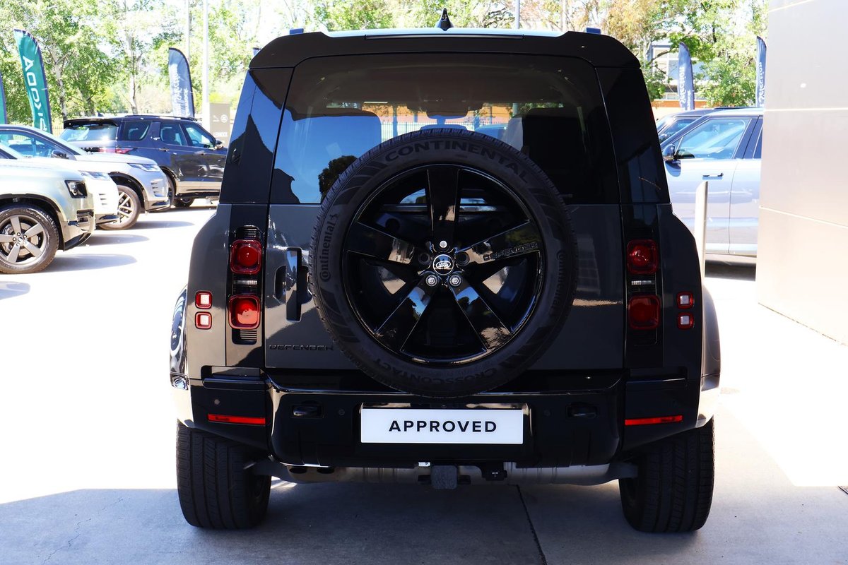 2025 Land Rover Defender 110 D350 X-Dynamic HSE L663 MY25.5 AWD image 6