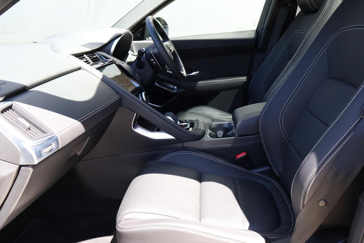 2024 Jaguar E-PACE P250 R-Dynamic SE X540 MY24.5 AWD image 3