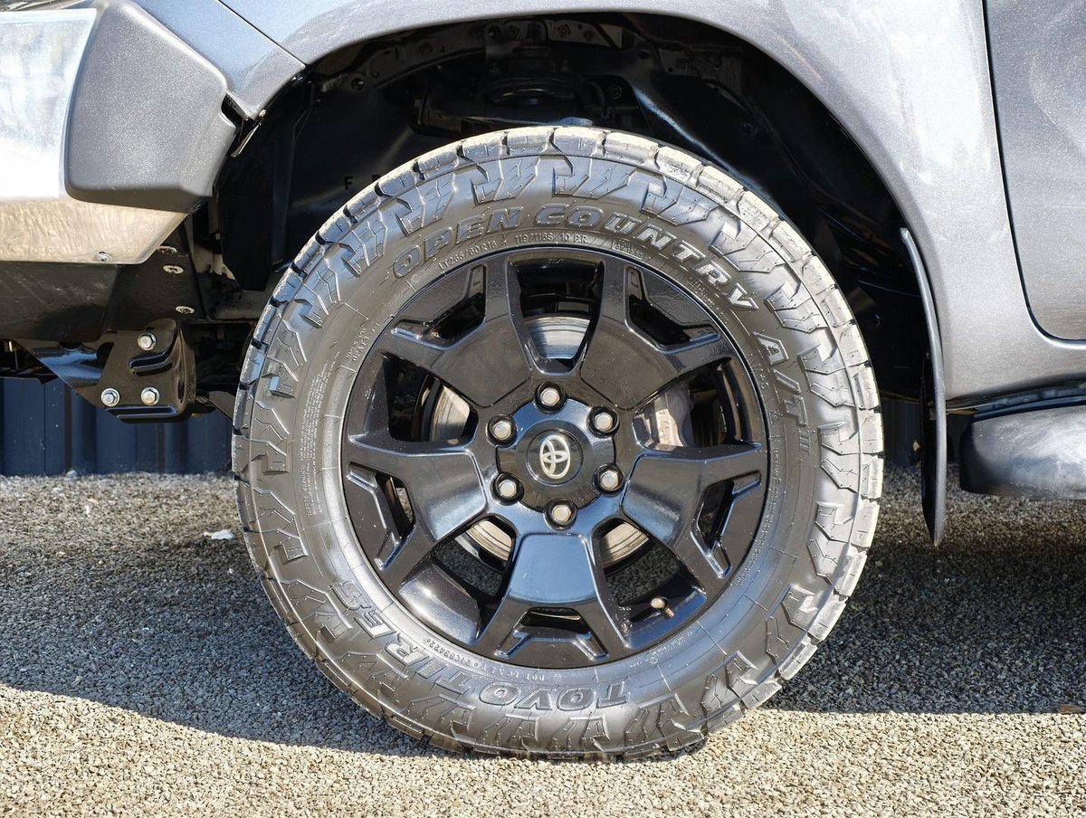 2019 Toyota Hilux Rogue GUN126R 4X4 Dual Range image 5