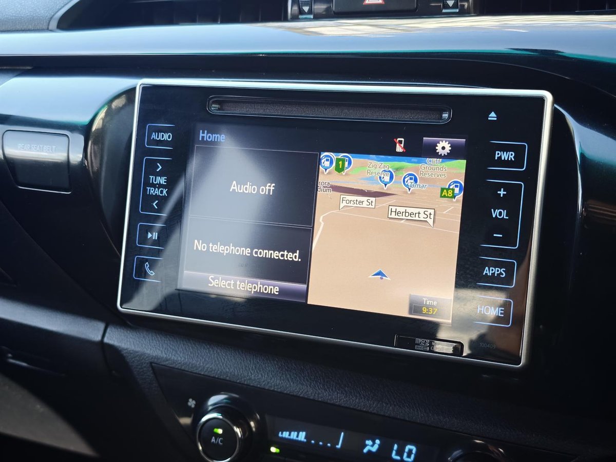 2019 Toyota Hilux Rogue GUN126R 4X4 Dual Range image 10