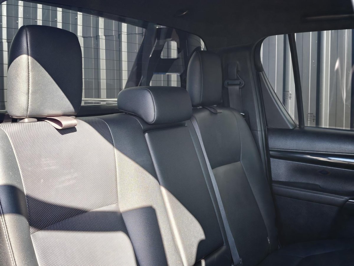 2019 Toyota Hilux Rogue GUN126R 4X4 Dual Range image 16