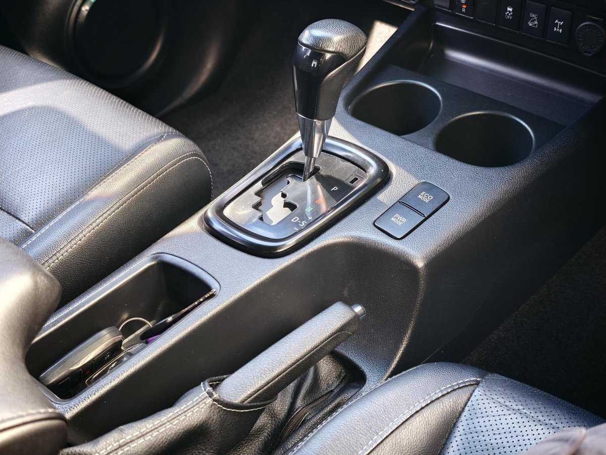 2019 Toyota Hilux Rogue GUN126R 4X4 Dual Range image 12