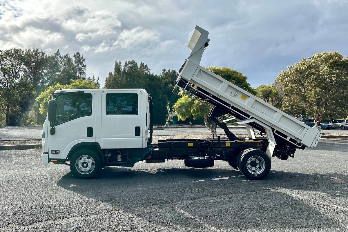 2022 Isuzu N Series NPR 65/45-190 Tipper image 17