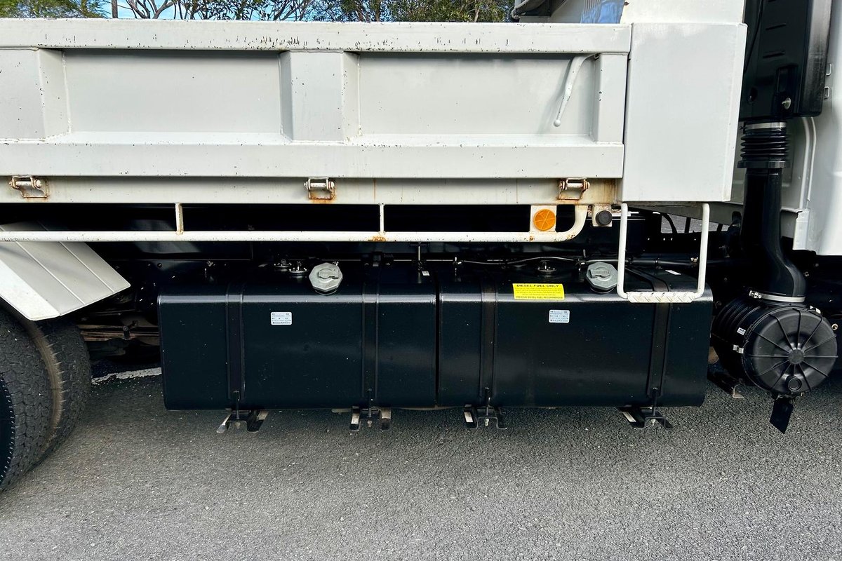 2022 Isuzu N Series NPR 65/45-190 Tipper image 23