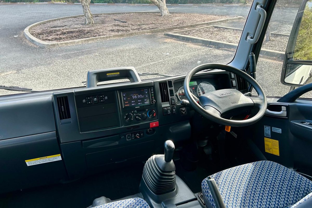 2022 Isuzu N Series NPR 65/45-190 Tipper image 28