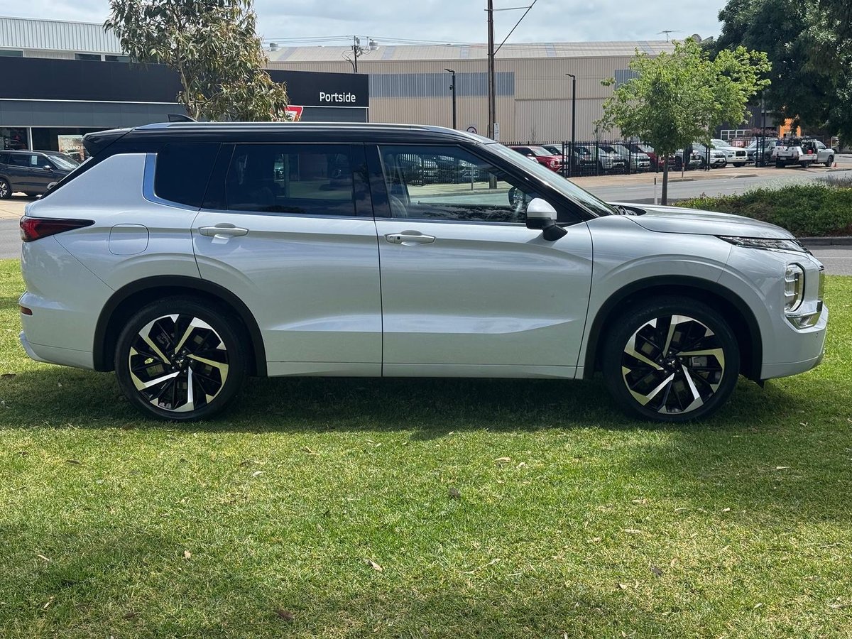 2022 Mitsubishi Outlander Exceed Tourer ZM MY22.5 AWD image 8