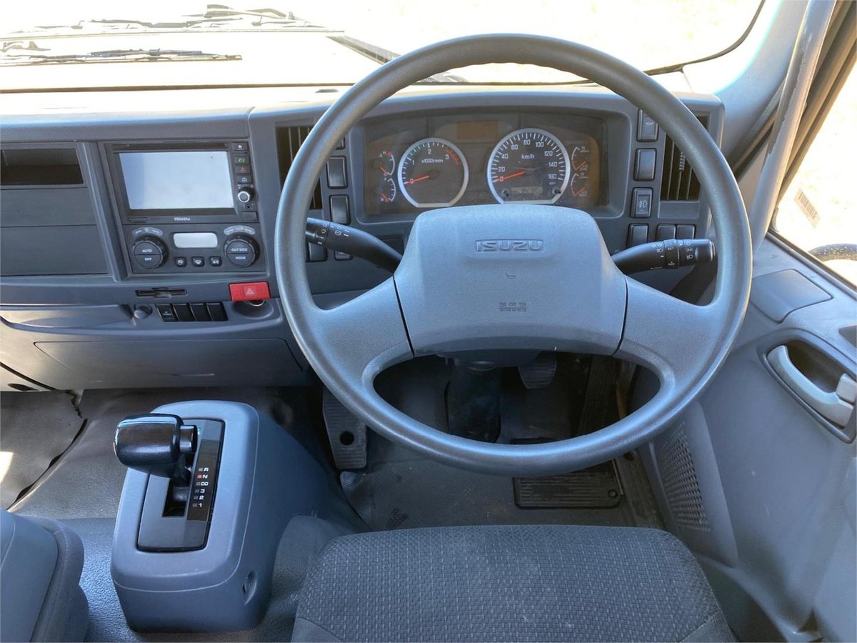 2017 Isuzu Fsd image 14