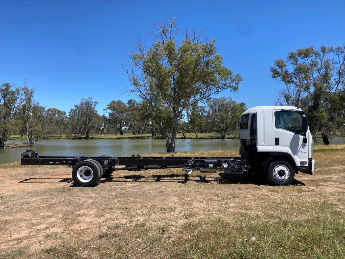 2017 Isuzu Fsd image 8