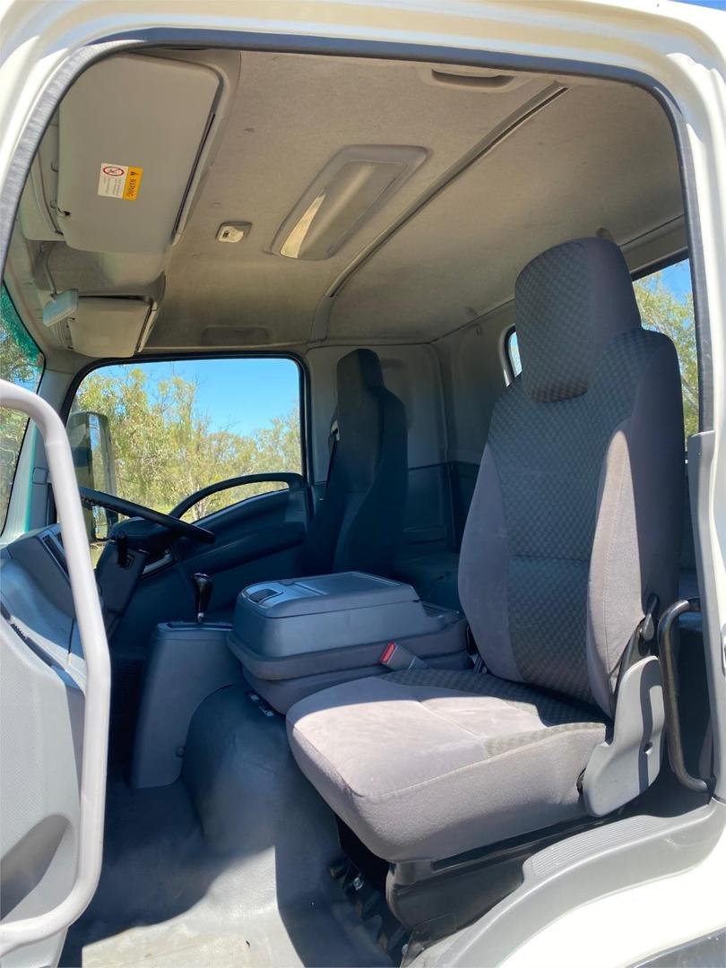 2017 Isuzu Fsd image 12