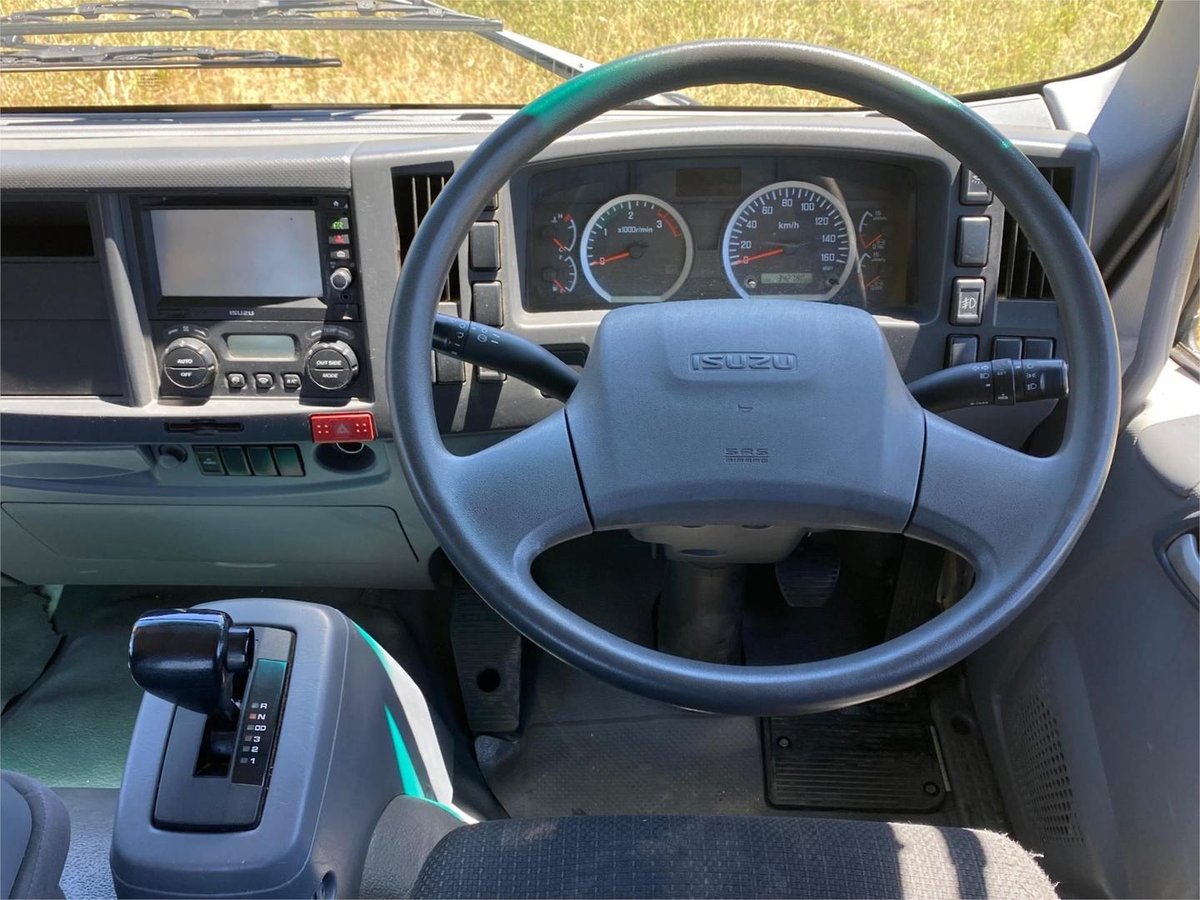 2017 Isuzu Fsd image 14