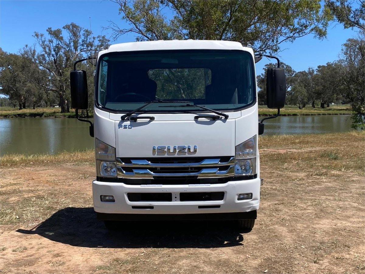 2017 Isuzu Fsd image 10