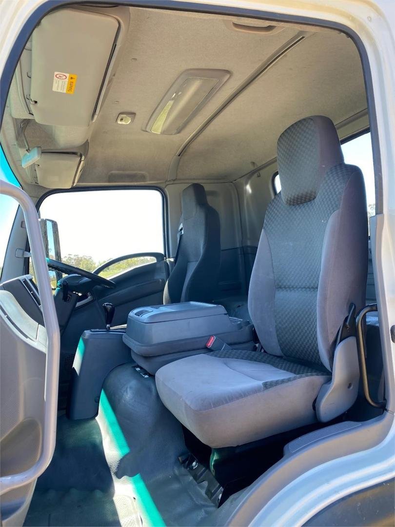 2017 Isuzu Fsd image 12