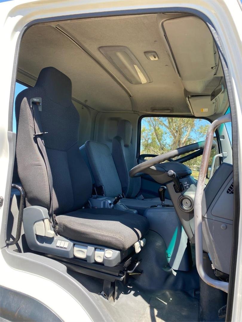 2017 Isuzu Fsd image 13