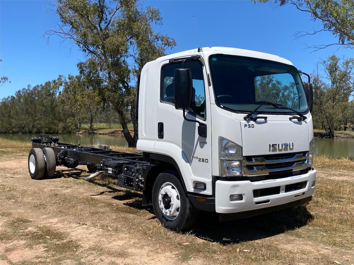2017 Isuzu Fsd image 9