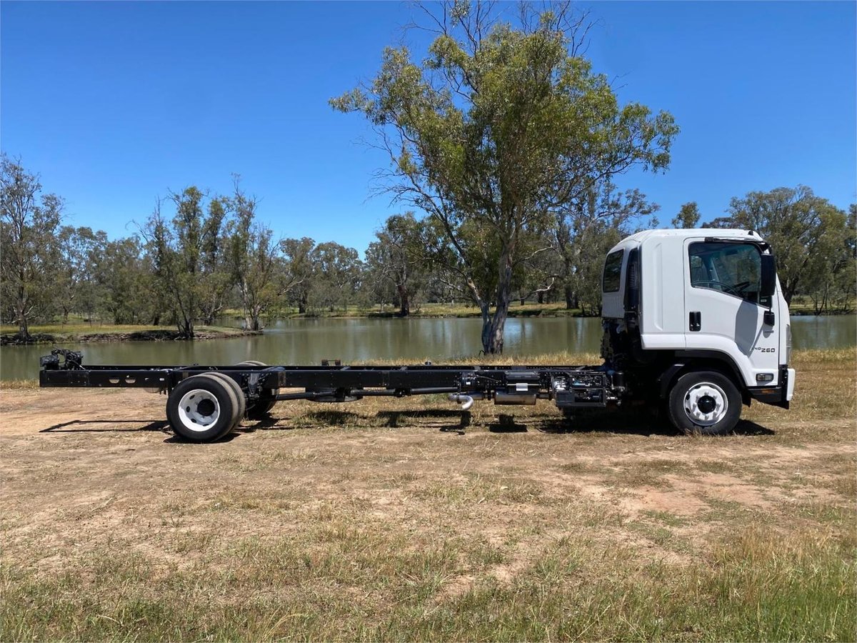 2017 Isuzu Fsd image 8
