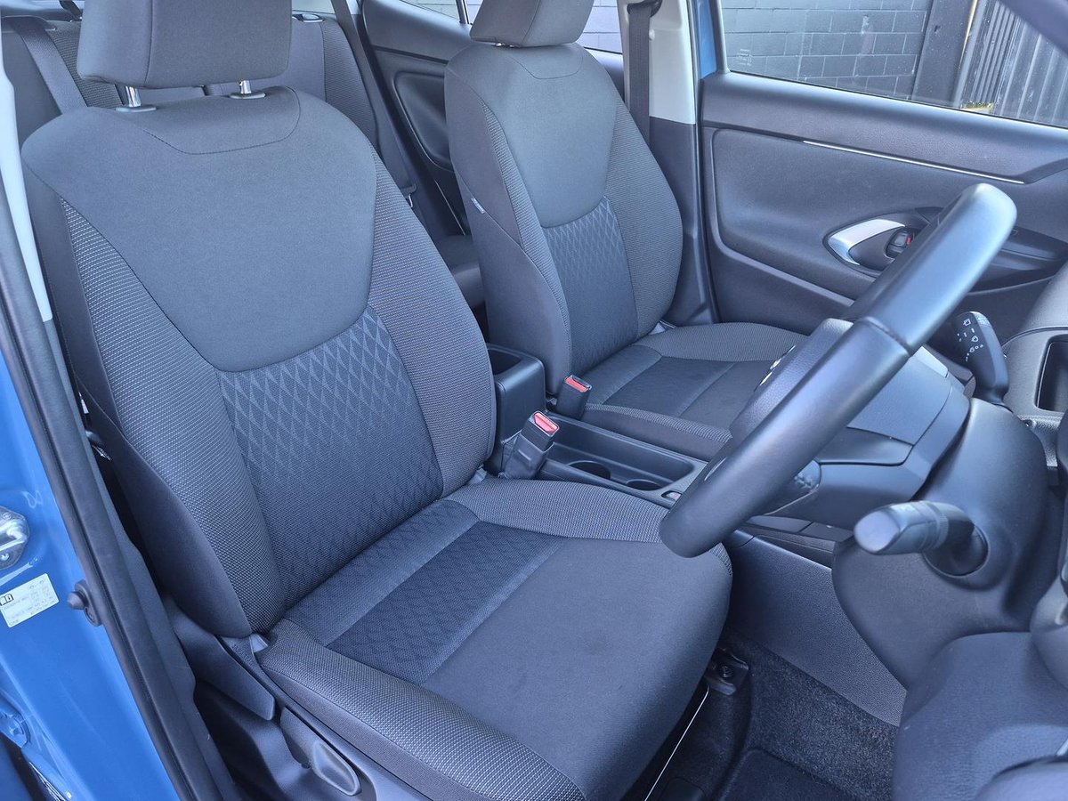 2021 Toyota Yaris Cross GX MXPJ10R image 6