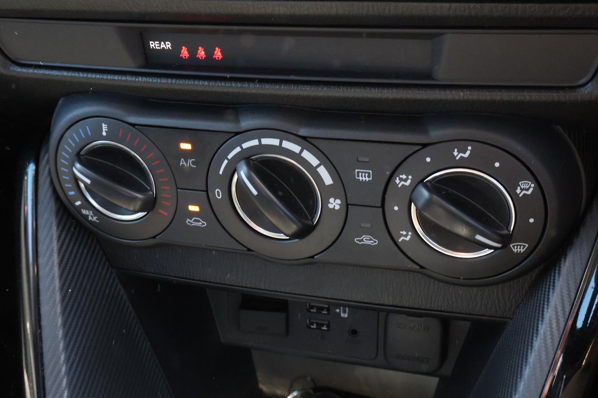 2020 Mazda 2 G15 Pure DJ Series image 18